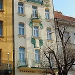 Отель Meran 3*