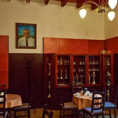 Ξενοδοχείο Meran 3*